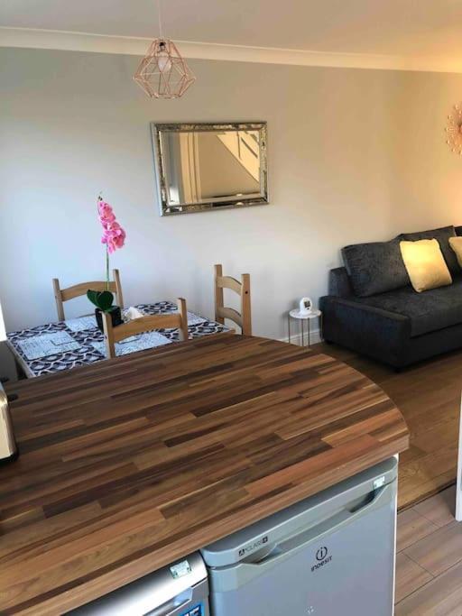 Cosy Home With Free Parking Near Edinburgh St Andrews M90 & Amazon * Dunfermline