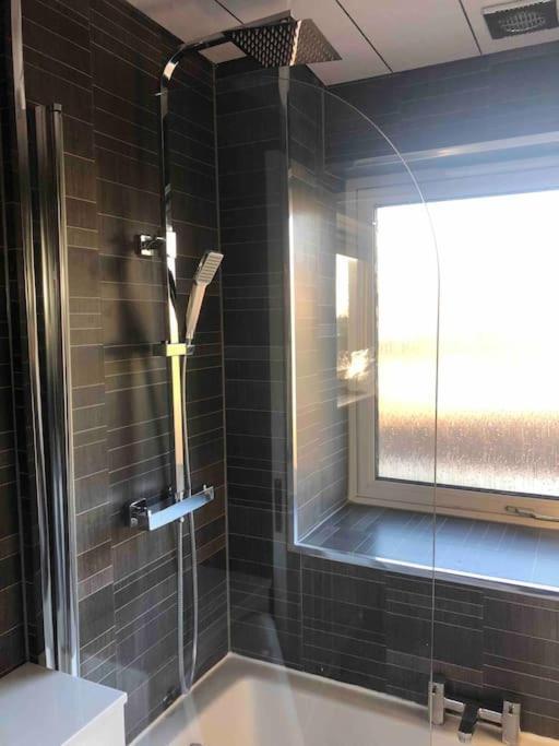 Cosy Home With Free Parking Near Edinburgh St Andrews M90 & Amazon