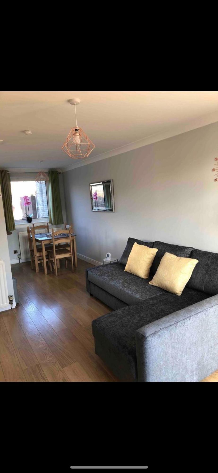 Holiday home Cosy Home With Free Parking Near Edinburgh St Andrews M90 & Amazon Dunfermline